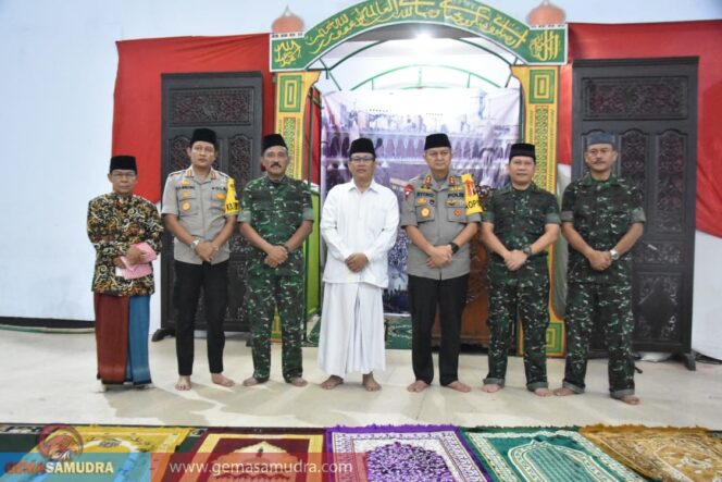 
					Buka Puasa Ramadhan 1440 H Korem 074/Wrt Bersama Pangdam IV/Diponegoro dan Kapolda Jawa Tengah