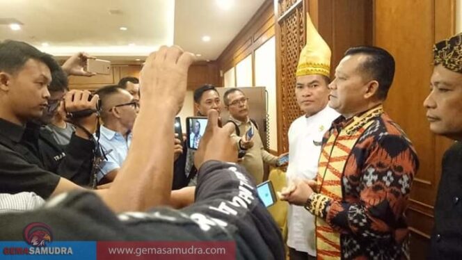 
					Raja dan Sultan Nusantara Dukung Ike Edwin Jadi Ketua KPK