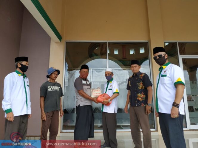 
					Imam Masjid dan Guru Ngaji di Tuba dapat Bantuan dari Baznas