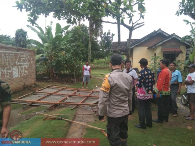 
					Rumah Warga Kampung Sidomulyo Rusak disebabkan Hujan Deras disertai Angin Kencang