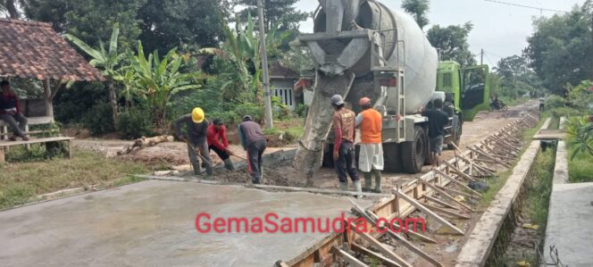 
Di Duga  Proyek Rigid Beton di Desa Tanjung Kesuma asal Jadi