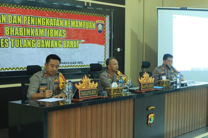 
Kapolres Berikan Arahan Bhabinkamtibmas Merupakan Ujung Tonggak Dalam Memecahkan Segala Problema