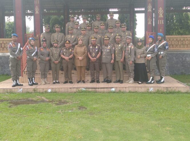 
HUT-73 Pol PP dan HUT-61 Satlinmas Adakan Upacara