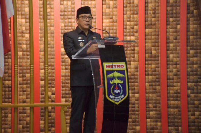 
Wali Kota  Metro Melantik Dan Mengangkat Sumpah Jabatan Pimpinan Tinggi Pratama