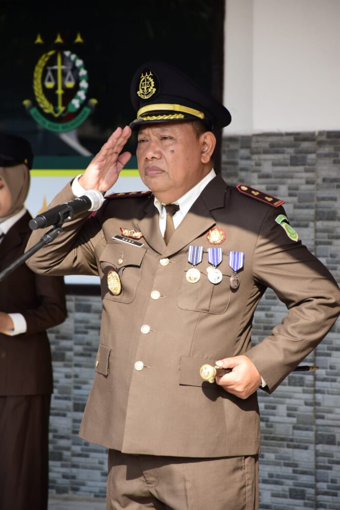 
Kajari Tubaba Melaksanakan Upacara Peringatan HBA Ke-63