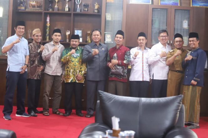 
Foto : Penjabat (Pj) Bupati Lampung Barat Drs. Nukman, MM., menerima kunjungan