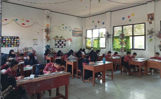 
Siswa SDN Sukaraja Lampung Barat Semangati UTS dan STS dengan Antusiasme Tinggi!