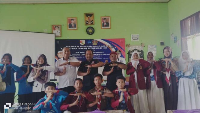 
Tubaba Bicara Kreatif: KWRI Ajari Pelajar Cara Asik dan Santun Bermedia Sosial