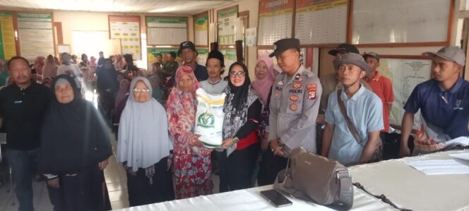 
507 KPM Warga Pekon Sukapura Terima Kembali Bantuan Beras CPP Periode Oktober