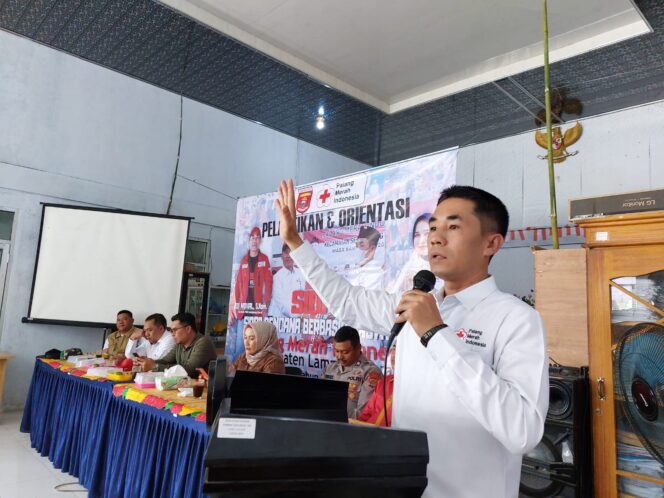 
Ketua PMI Lampung Barat Edi Novial Lantik Pengurus Sibat Air Hitam dan Gedung Surian