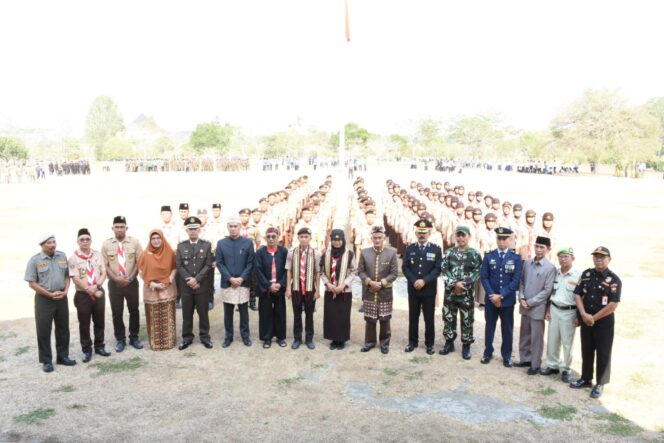 
Sekda Tubaba Lepas Kontingen Pramuka Kwarcab Tubaba Menuju Raimuna Daerah