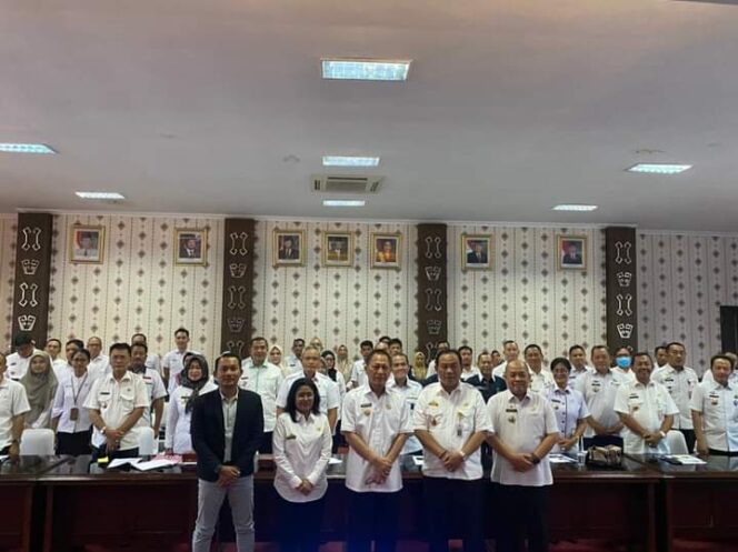 
Penjabat Bupati Qudrotul Ikhwan Terlibat Aktif dalam Konsultasi Publik Rencana Pembangunan Jangka Panjang