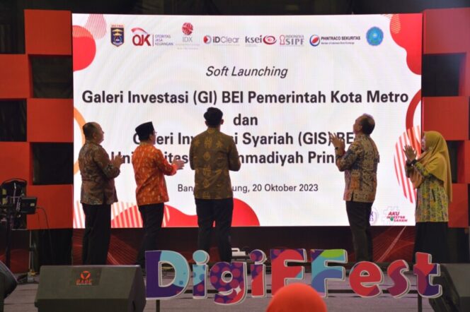
WALI KOTA METRO IKUT RESMIKAN GALERI INVESTASI PADA DIGIFFEST OJK 2023