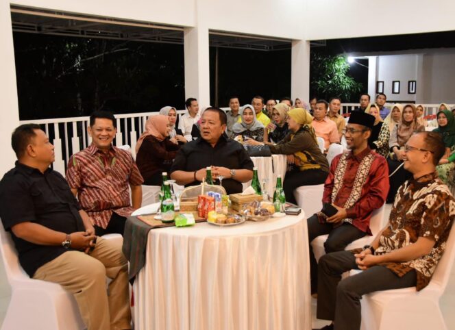 
Pj Bupati Tubaba M. Firsada Ramah Tamah Sambut Kedatangan Gubernur Lampung