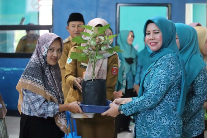 
Guna Menekan Angka Stunting TP-PKK Lambar Menggelar Sosialisasi dan Pembinaan di Pekon Tribudisyukur Kecamatan Kebun Tebu