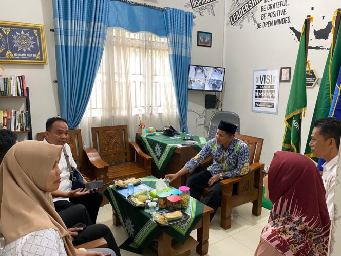 
Keren, Respon Cepat Satreskrim Polres Metro Tangani Peristiwa Keracunan Massal