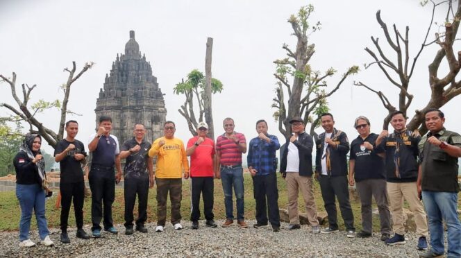 
Menanam Ratusan Pohon di Wisata Cakat Nyenyek, Kajari Tulang Bawang Apresiasi Pj. Bupati