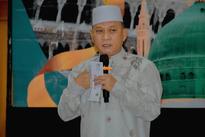 
WAKIL WALI KOTA METRO BERIKAN BIMBINGAN HAJI DAN UMROH KE MASYARAKAT