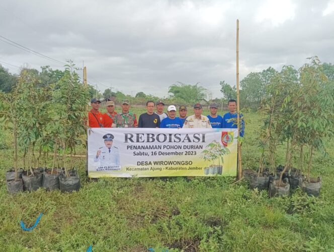 
Reboisasi Penanaman Pohon Durian Oleh Pemdes Wirowongso, Patut diacungi Jempol