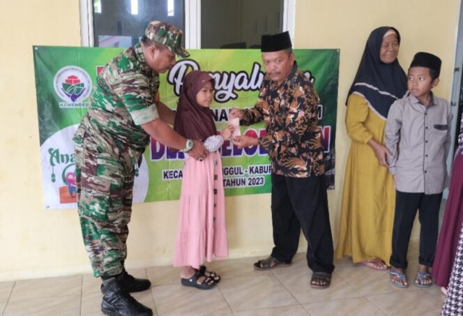 
Pemdes Selodakon Salurkan Dana Desa Kepada Anak Yatim-piatu