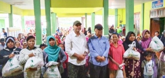 
Peduli Bencana,Nasim Khan DPR RI Bagikan Ratusan Sembako