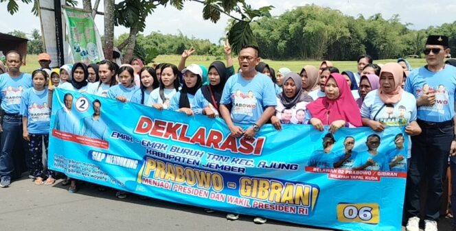 
Deklarasi Emak Emak Buruh Tani di Kecamatan Ajung Dukung Capres No urut 02 Prabowo Gibran