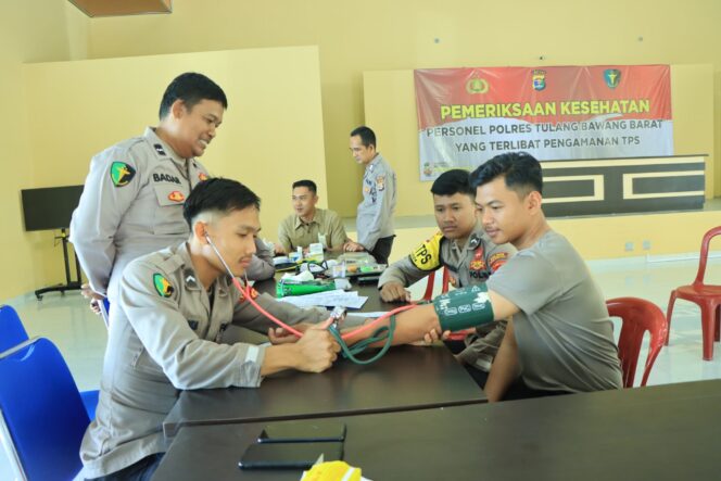
Jelang Pemilu, Personel Polres Tulang Bawang Barat di Cek Kesehatan