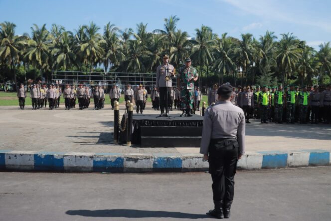 
					Kapolres Bersama Dandim 0824/Jember Pimpin Apel Pergeseran Pasukan Pengamanan Pemilu 2024
