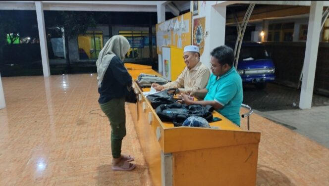 
Penyaluran Anggaran dana TPS Oleh PPS Ajung Berjalan Dengan Lancar