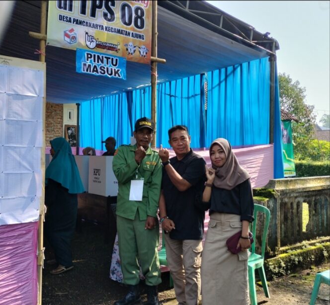 
Sebagai Insan Pers Holiyadi Korwil Jatim Menggunakan Hak Pilihnya Dalam Pesta Demokrasi Tahun 2024