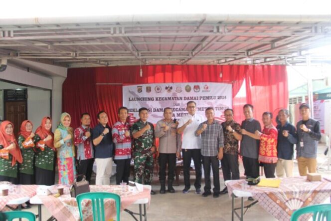 
Sekretaris Daerah Kota Metro Menghadiri Pembukaan Kampung Damai Pemilu Tahun 2024