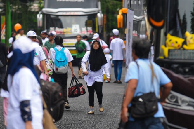 
Jelang lebaran, PTPN I Regional 5 Berangkatkan 10 Bus Mudik Gratis 2024