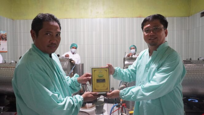 
PT MITRATANI DUA TUJUH, Berdayakan UMKM Jember