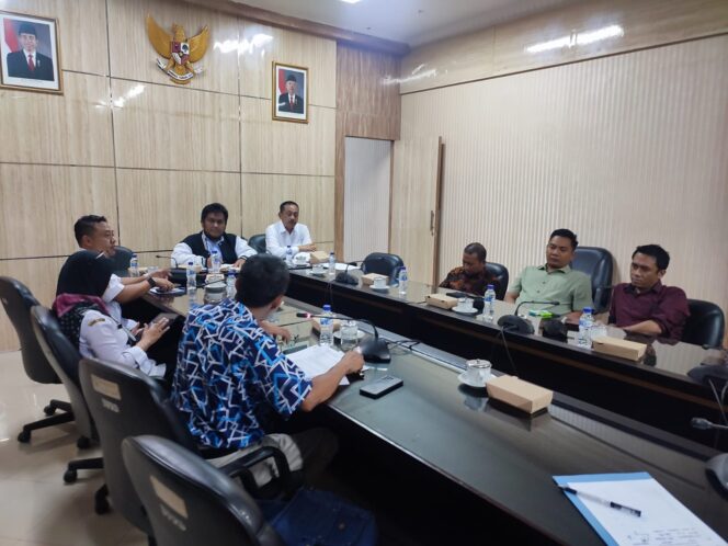 
Kepala UKPBJ Jember Ilegal, DPRD didesak Hentikan semua Proses Lelang