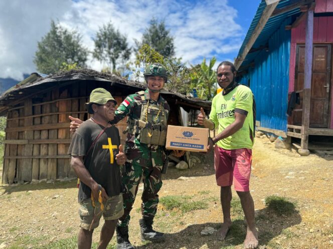 
Serbuan Langsung Yonif 509, Berikan Langsung Bantuan untuk Masyarakat Honai