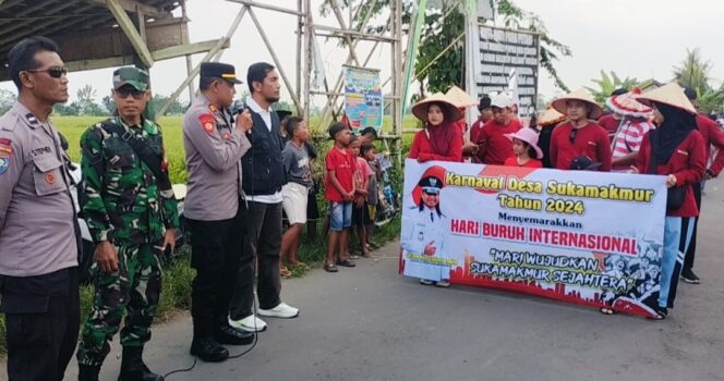 
Memeriahkan Hari Buruh Internasional Pemdes Sukamakmur Melaksanakan Karnaval Desa