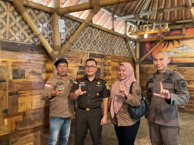 
Ramah Tamah Kepala Kejari Pringsewu dengan Lembaga Profesi Wartawan