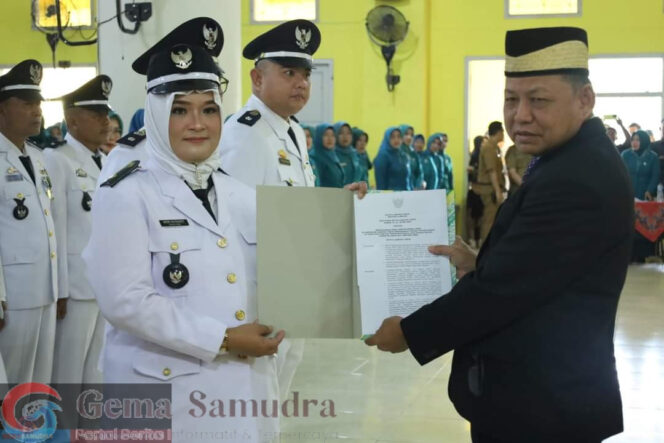 
Bupati Lamtim Kukuhkan Dan Menyerahkan SK Perpanjangan Masa Jabatan 253 Kades