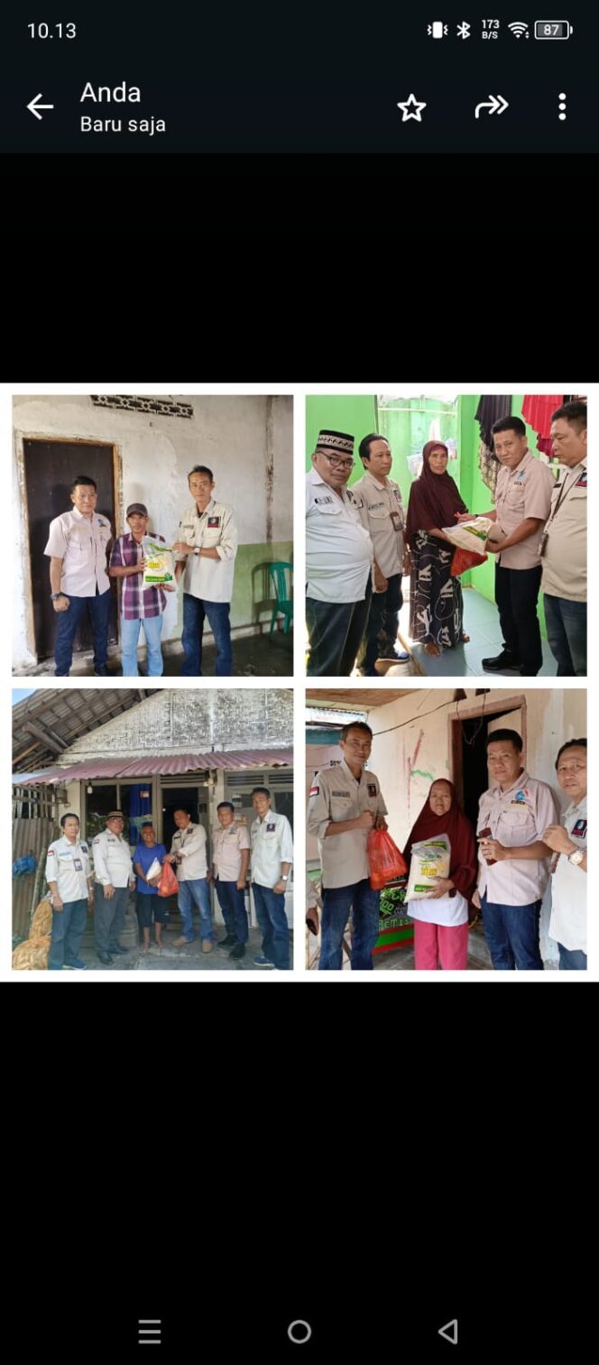 
DPC AJOI berbagi sembako di Metro Pusat