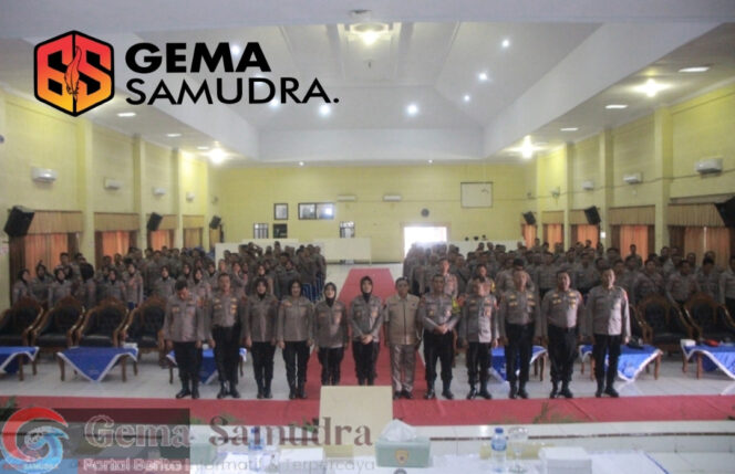 
Polres Jember Gelar Pembekalan Jelang Pilkada 2024