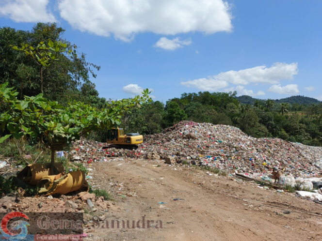 
Biaya Perawatan Ekskavator di TPAS Bumi Ayu Fantastis, Sekdis “Ngeles”