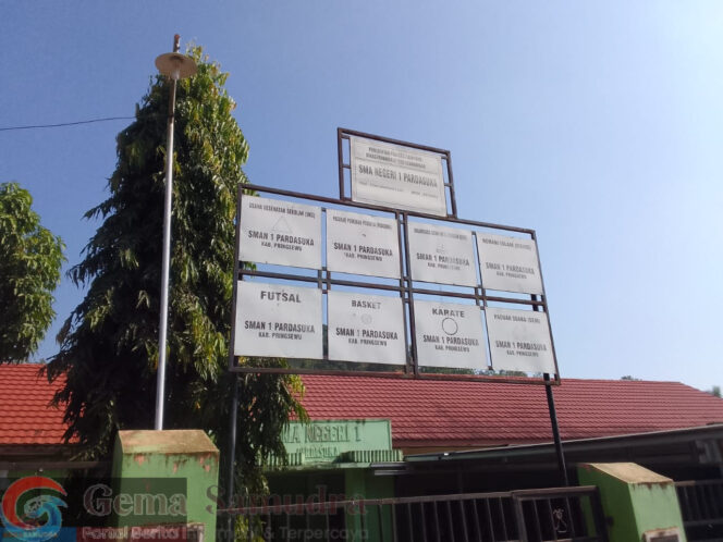 Tak Mampu Bayar Uang Komite Ijazah Siswa SMAN 1 Pardasuka Ditahan