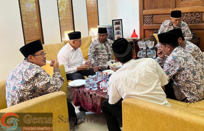 
Sambut HUT ke 79 RI, Pembina dan Pengurus Masjid AL FATAH JIMBARAN Gelar Tasyakuran