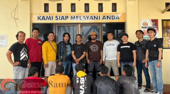 
Tim Gabungan Polsek Cukuh Balak dan Satresnarkoba Polres Tanggamus Tangkap Empat Penjudi, Dua Terlibat Narkoba Bersama Satu Aparat Pekon