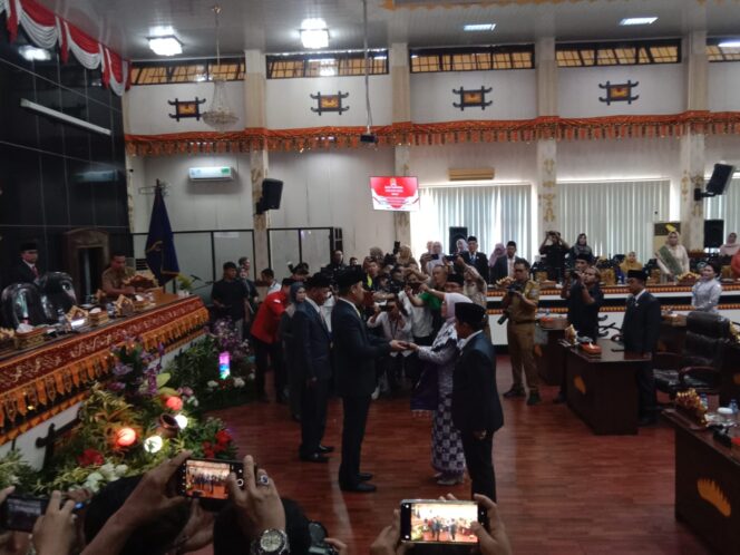 
25 Anggota DPR Kota Metro Dilantik