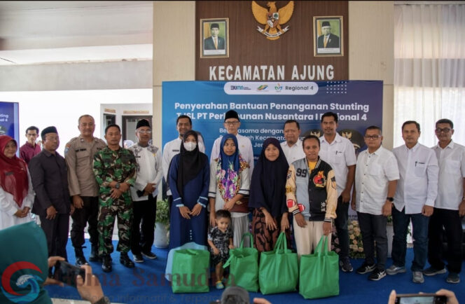 
Wakil Bupati Jember Turut Hadir Dalam Pembagian Bantuan Stunting dari PT Perkebunan Nusantara I Regional 4 Tembakau di Kecamatan Ajung