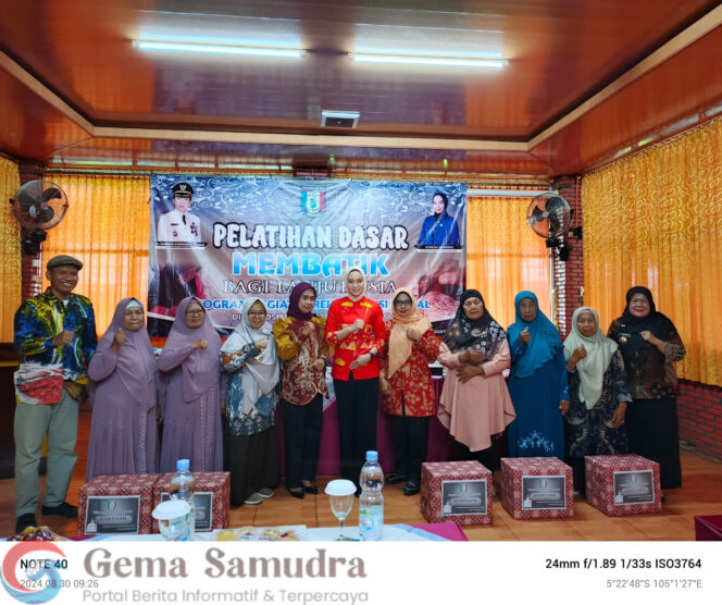 
Dinsos Pringsewu Berikan Pelatihan Membatik Bagi Lansia 