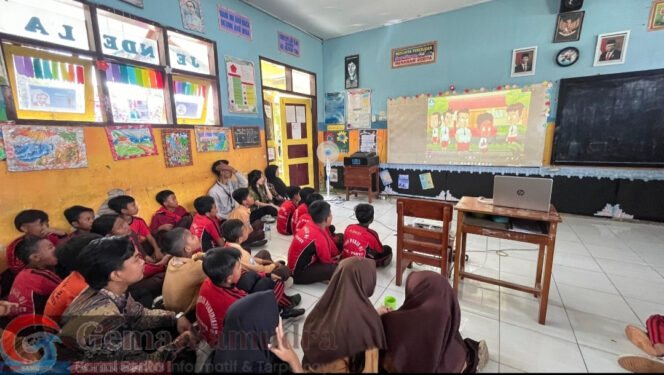 
Sosialisasi di SD Negeri Pakis 01 oleh Mahasiswa KKN Kolaboratif Posko 156 Desa Pakis Dengan Tema Sosialisasi Anti Bulliying dan Menanam Tanaman Toga