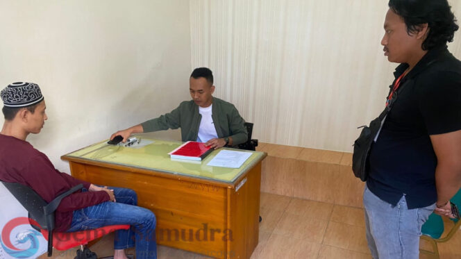 
Satresnarkoba Polres Tanggamus Limpahkan Dua Tersangka Narkotika ke Kejari