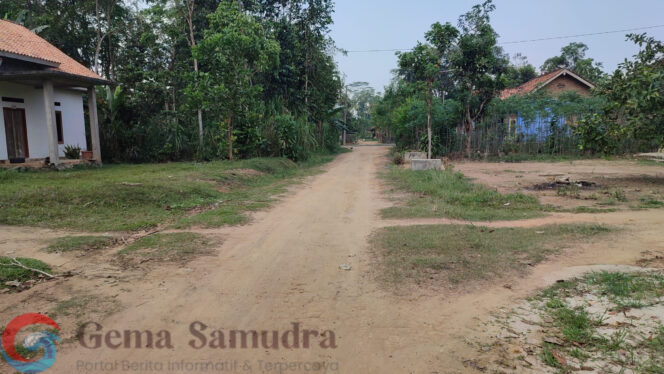 
Saipul Warga Taman Negeri: Jalan Ini 20 Tahun Tidak Ada Pembangunan Onderlag Dan Lataston